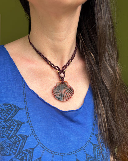 Scallop Seashell Macrame Necklace