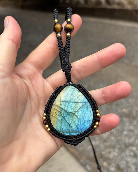 Labradorite Macrame Necklace