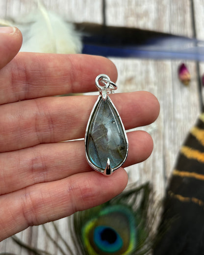 Sterling Silver Labradorite Pendant