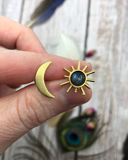 Brass Sun / Crescent Moon Labradorite Ring - Size 7